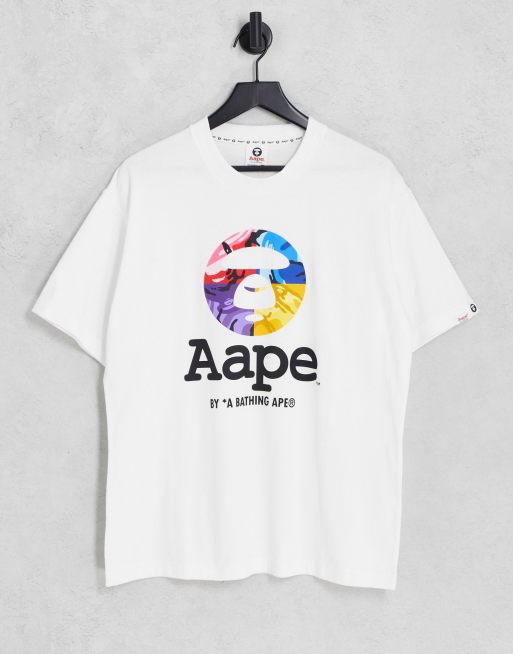 AAPE By A Bathing Ape – Vit t-shirt med flerfärgad, kamouflagemönstrad logga