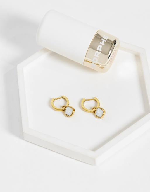 Abbott Lyon cushion-cut white quartz huggie hoop earrings in 18k gold plated, 2 of 4