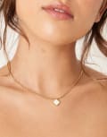 [Abbott Lyon] Abbott Lyon faux pearl clover necklace in 18k gold plated waterproof stainless steel No Size GOLD