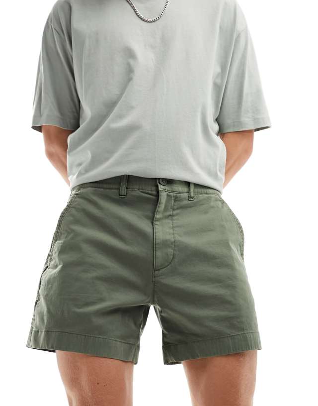 Abercrombie & Fitch - 5in flat front chino shorts in dark green