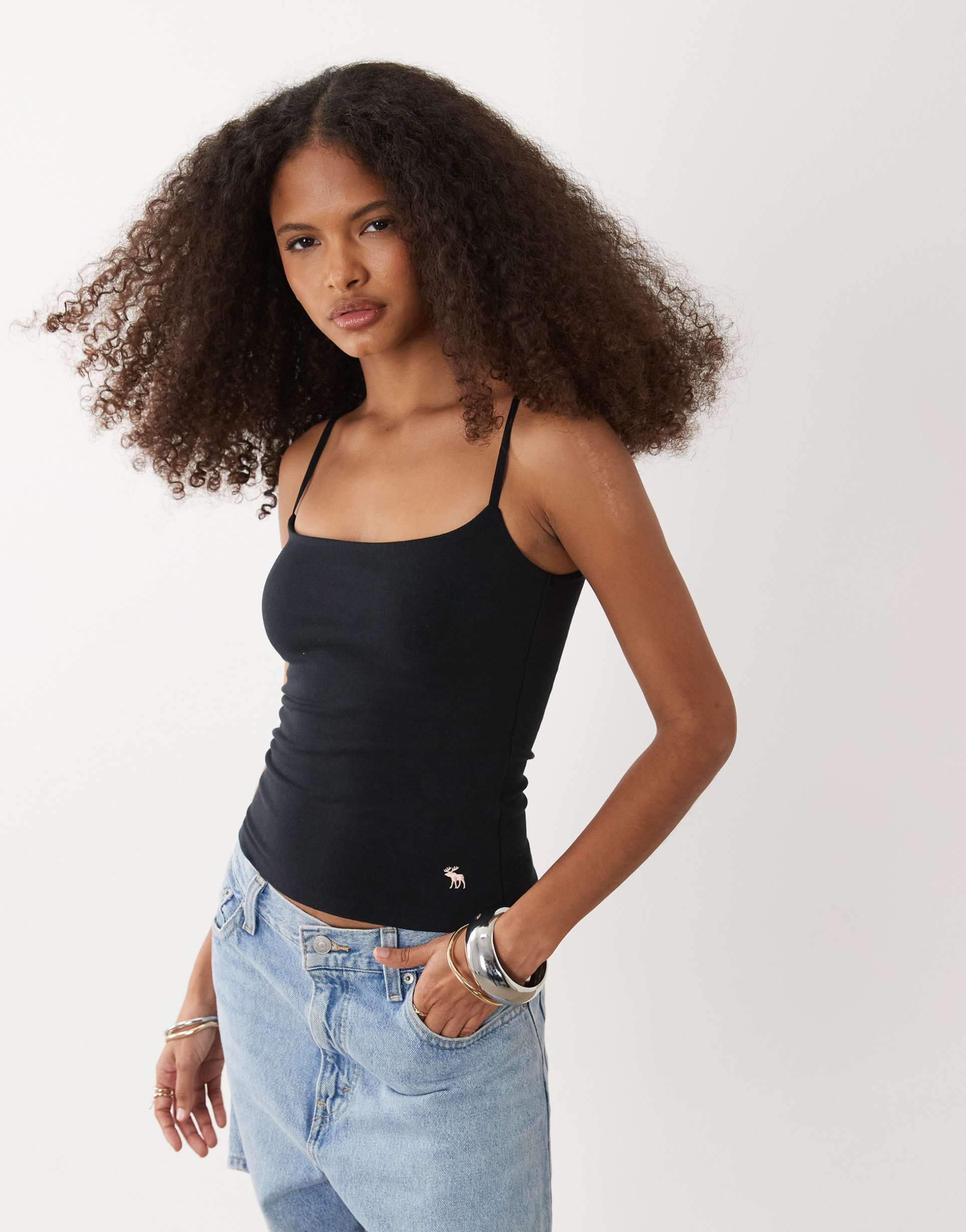 abercrombie & fitch 90s cami with built in bra in black