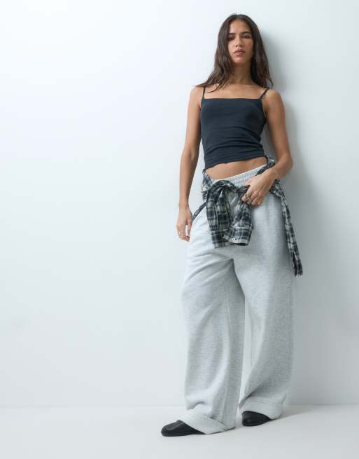 Abercrombie & Fitch 90s cami with built in bra in black, 2 of 5