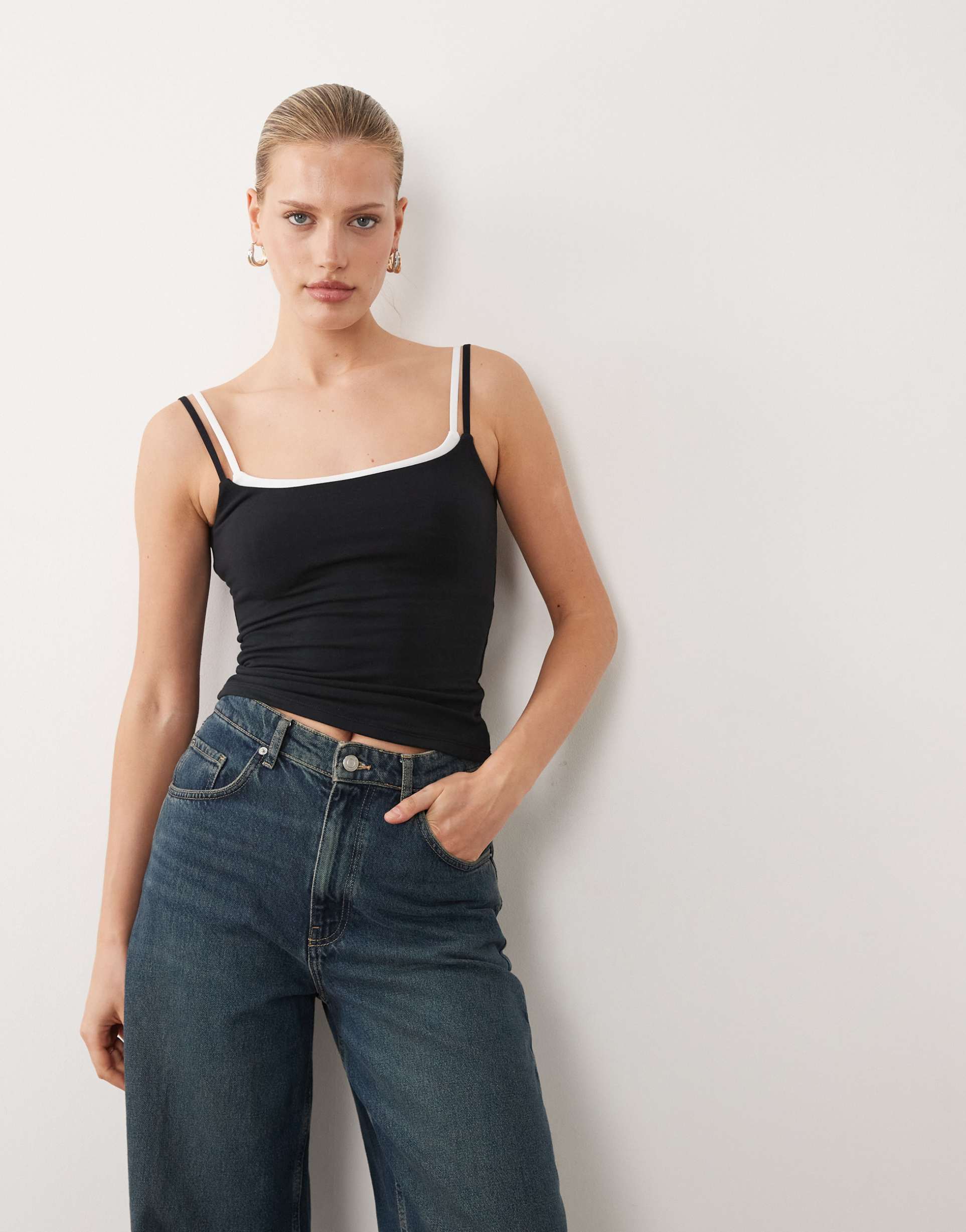 abercrombie & fitch 90s double layer cami top with built in bra in black