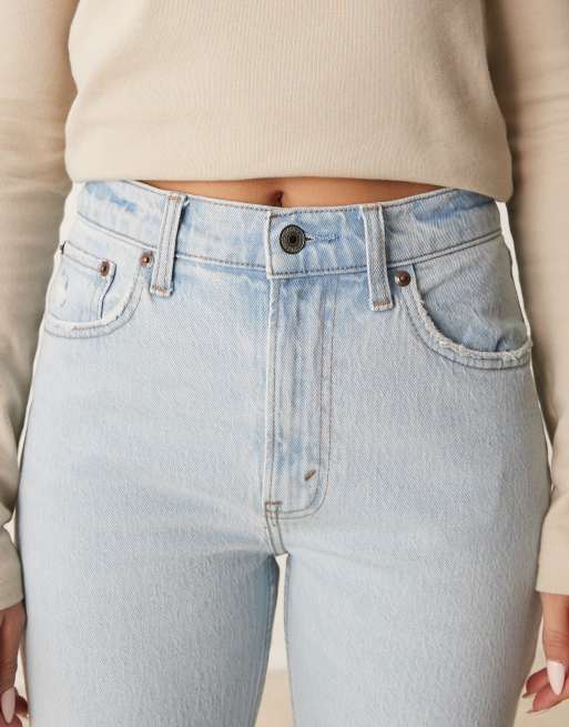 Abercrombie & Fitch 90s relaxed jeans with knee rip in light wash blue, 5 of 5