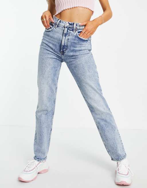 Women's Ultra High Rise 90s Straight Jean in Light | Size 37S | Abercrombie & Fitch