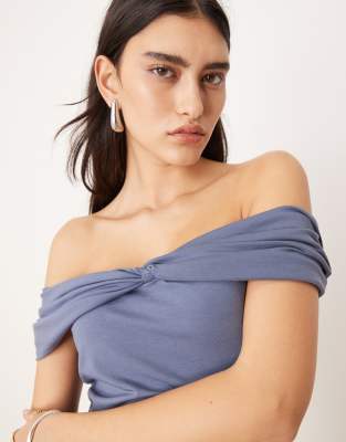 ABERCROMBIE & FITCH ASYMMETRIC TWIST OFF THE SHOULDER TOP 