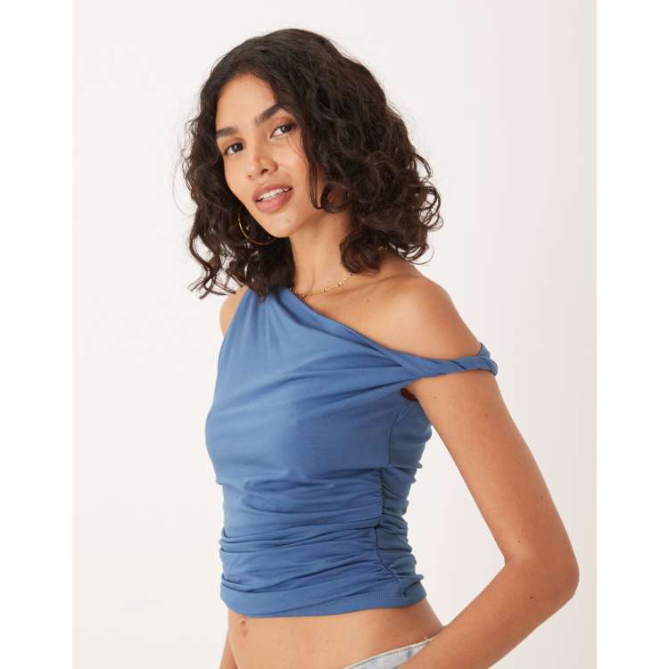 209195065-1-blue?$n_750w$&wid=
