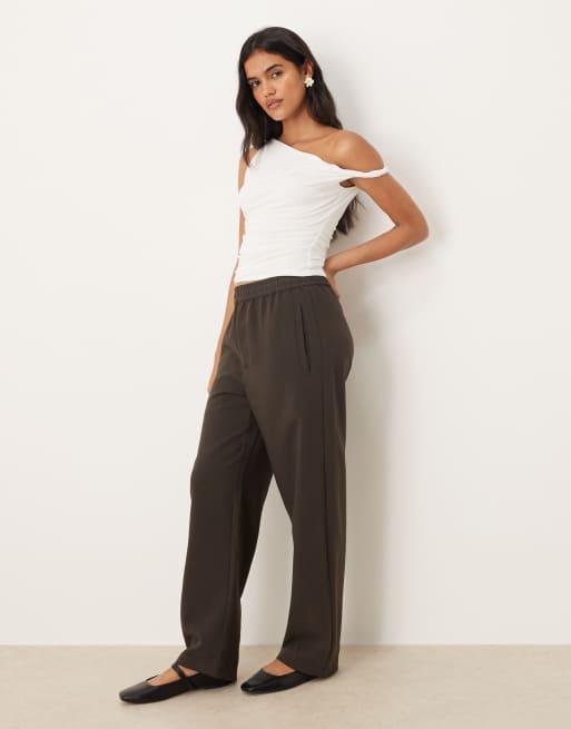 Abercrombie & Fitch asymmetric twist one-shoulder top in white, 2 of 4
