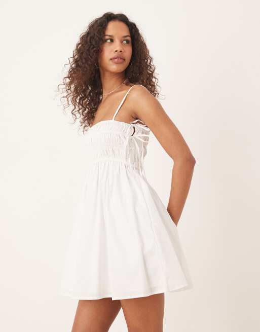 Abercrombie & Fitch - Robe babydoll courte à smocks - Blanc