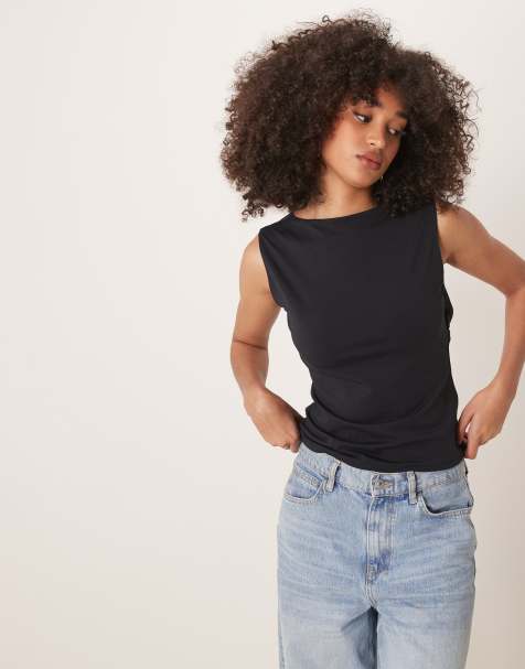 Abercrombie & Fitch – Bare – Longline-Oberteil in Schwarz mit Wasserfallausschnitt am Rücken - view 1