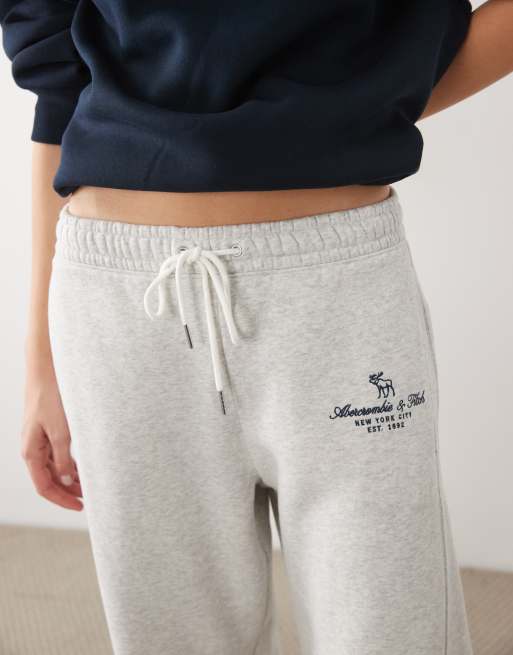 Abercrombie & Fitch barel leg jogging bottoms set in light gray, 3 of 5