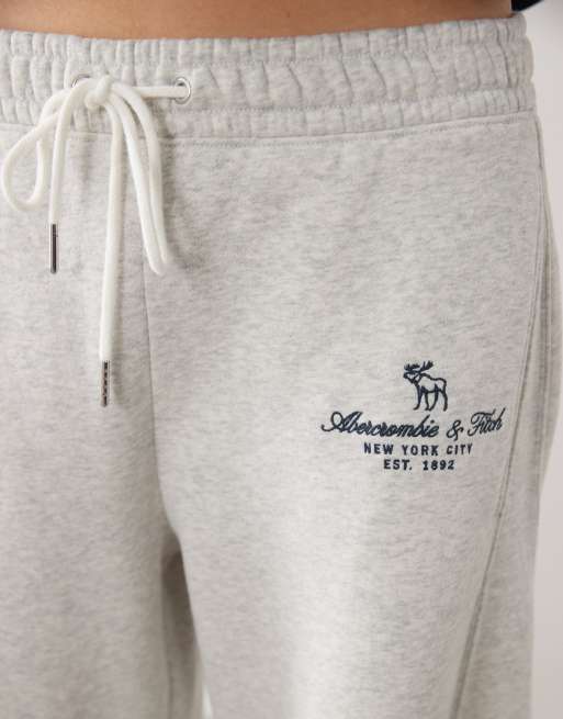 Abercrombie & Fitch barel leg jogging bottoms set in light gray, 4 of 5