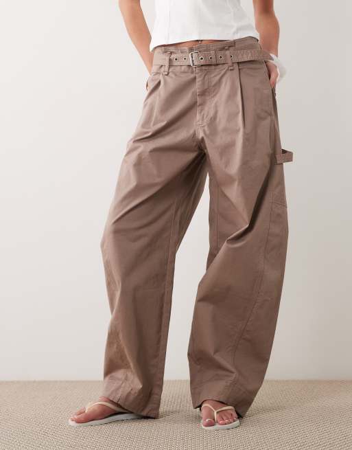 Abercrombie & Fitch - Beige bukser med bælte og tøndeformede ben, 2 af 5