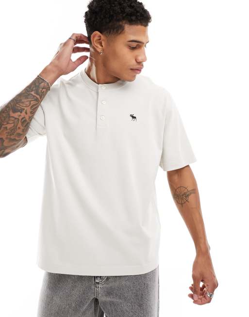 Abercrombie & Fitch – Beige, kraftig t-shirt i farfarsmodell med klassisk logga