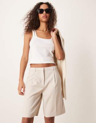 Abercrombie & Fitch - Bermudashorts in Beige mit mittelhohem Bund-Neutral