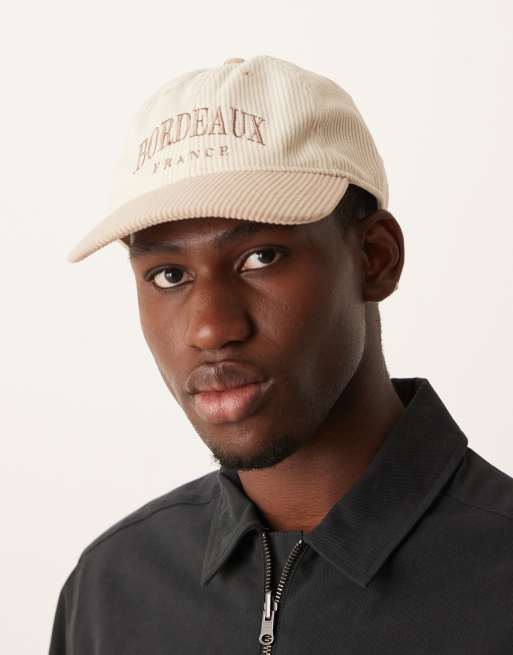 Abercrombie & Fitch – Beżowa baseballowa czapka z daszkiem dad ze sztruksu z napisem Bordeaux