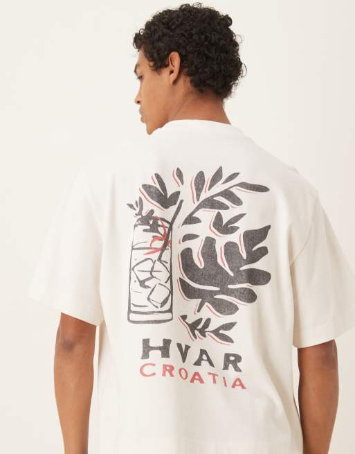 Abercrombie & Fitch – Biały T-shirt o krótkim fasonie z nadrukiem z nazwą lokalizacji na plecach