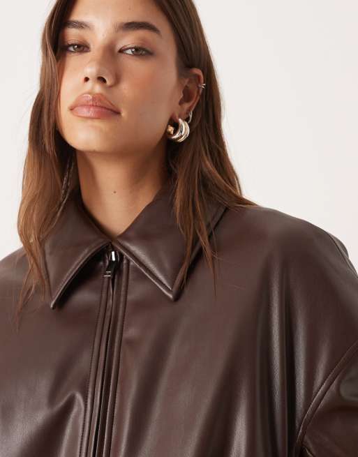Abercrombie & Fitch - Bomber en imitation cuir à ourlet boule - Marron, 2 de 4