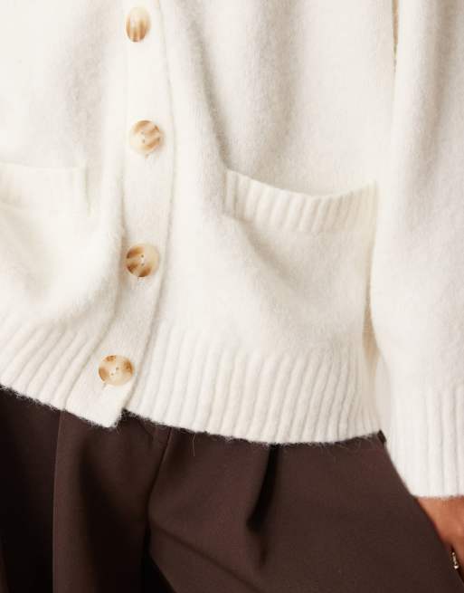Abercrombie & Fitch cable knit dad cardigan in cream, 3 of 4