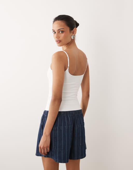 Abercrombie & Fitch – Camisole im 90er-Stil in Weiß mit integriertem BH, 4 von 4