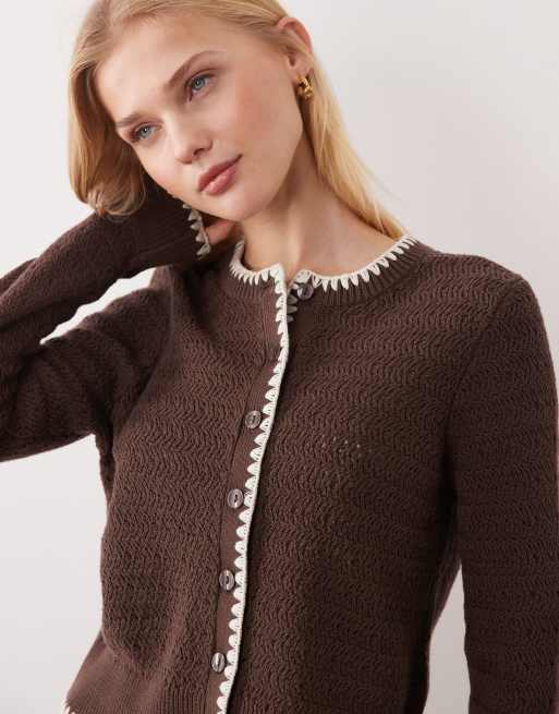 Abercrombie & Fitch - Cardigan marrone con scollo a V e cuciture a contrasto, 2 di 4