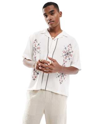 Abercrombie & Fitch - Chemise brodée à manches courtes en lin mélangé