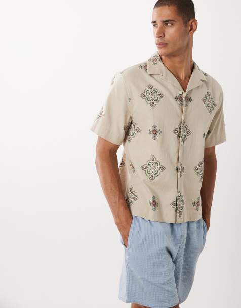Abercrombie & Fitch - Chemise coupe carrée à manches courtes avec imprimé mosaïque sur l'ensemble - Beige - view 1