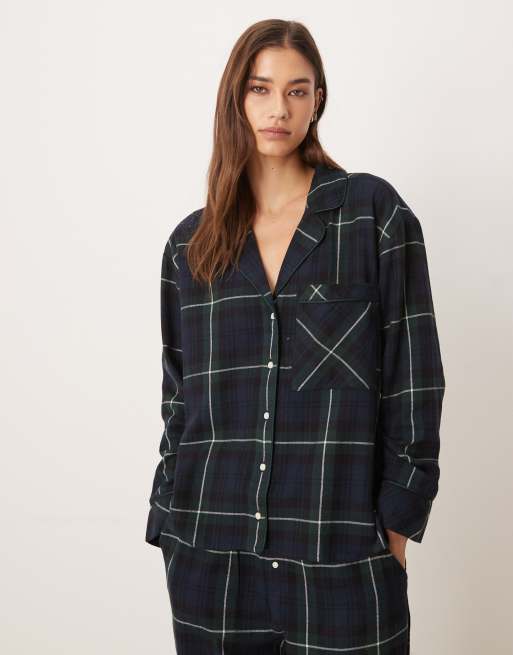 Abercrombie & Fitch flannel long sleeve pyjama co-ord in black plaid, 2 de 3