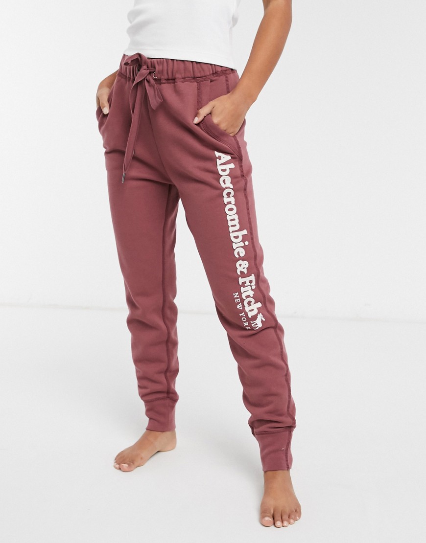 Abercrombie & Fitch classic side logo jogger in rust-Red