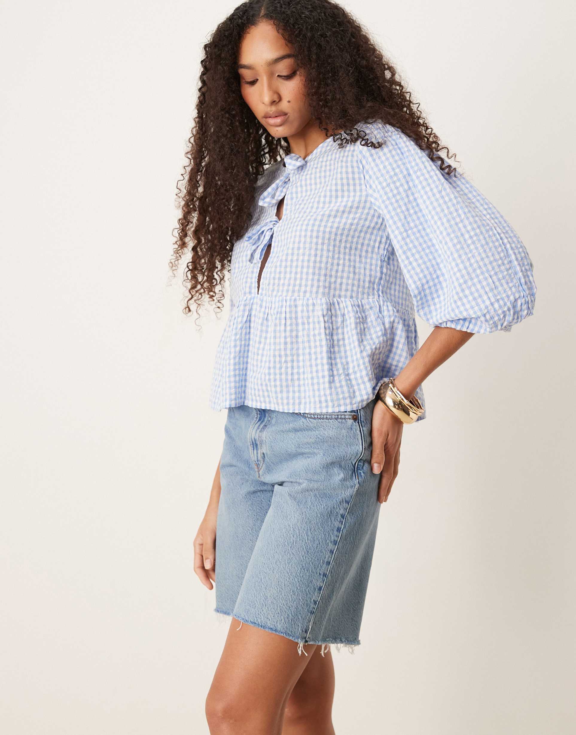 abercrombie & fitch classice mid rise bermuda shorts with frayed hem in mid wash blue