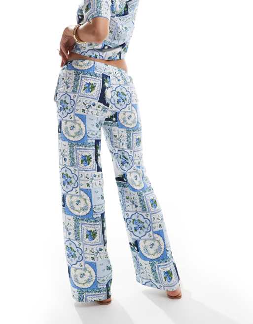 Abercrombie & Fitch co-ord tile print satin trouser in blue, 4 of 5