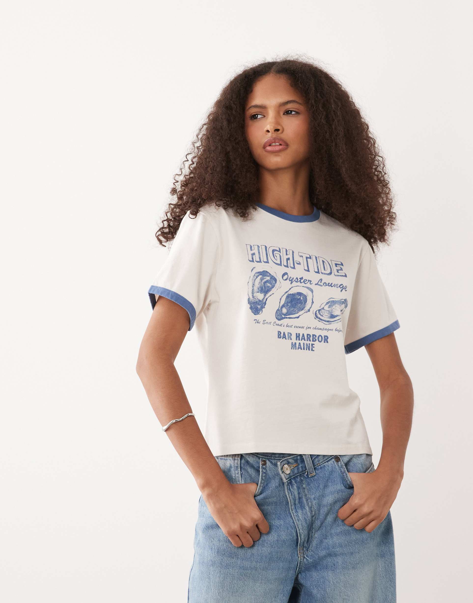 abercrombie & fitch coastal graphic t-shirt in cream