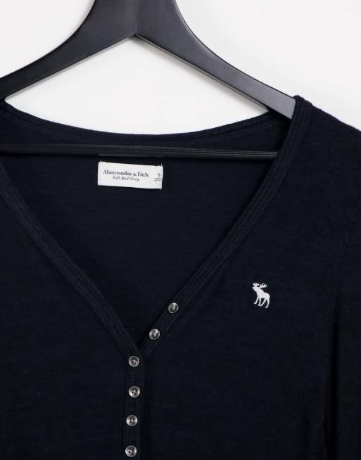 Hollister T-shirt Womens XS Black Long Sleeve Abercrombie & Fitch –  Tiffany's Treasures and Trinkets