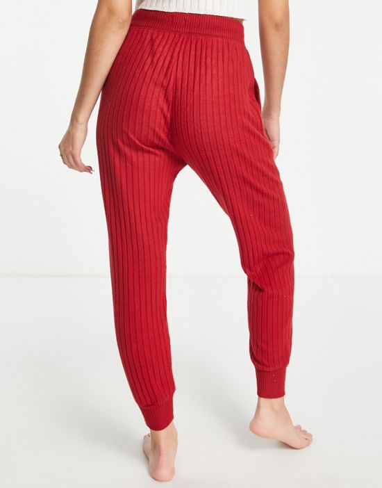 https://images.asos-media.com/products/abercrombie-fitch-cozy-loungewear-sweatpants-in-red/203037090-2?$n_550w$&wid=550&fit=constrain