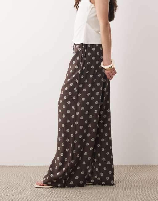 Abercrombie & Fitch crinkle pull on pants in brown floral print, 5 of 5