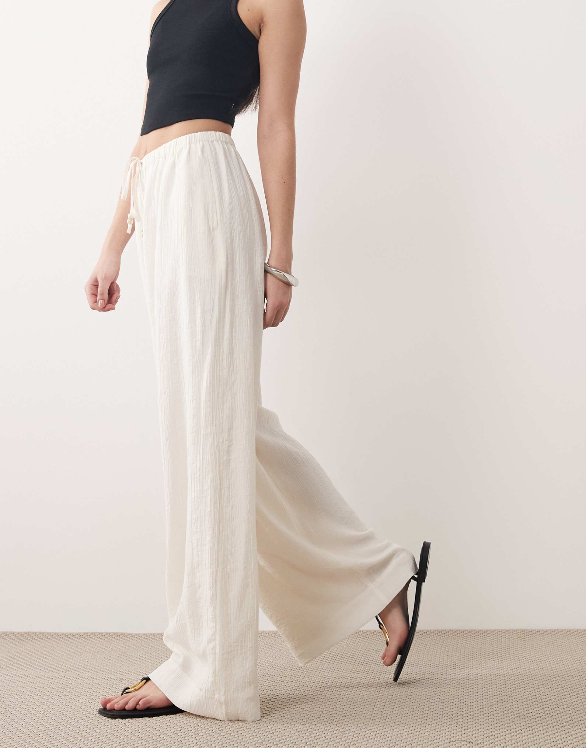 abercrombie & fitch crinkle pull on pants in cream