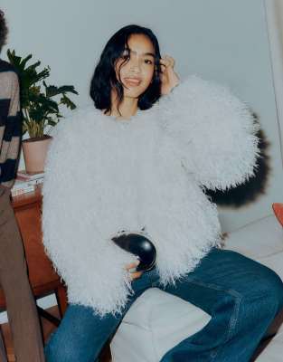 Abercrombie & Fitch cropped faux fur collarless jacket in cream-Neutral