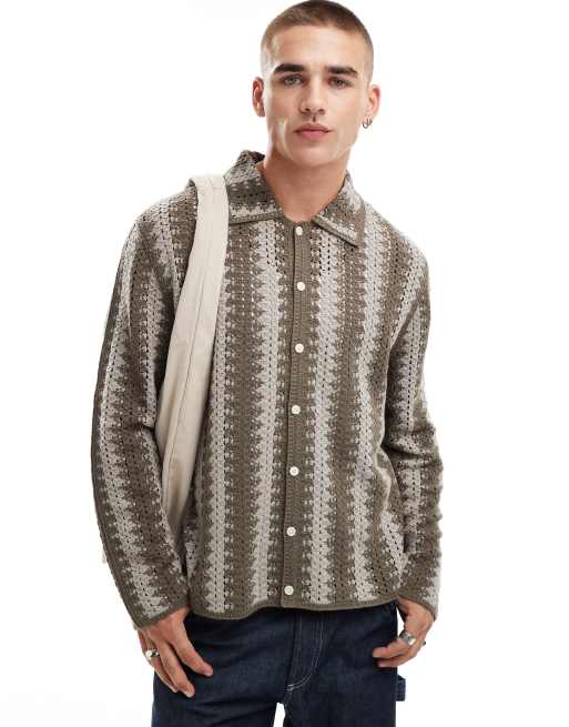 Abercrombie & Fitch - Cropped gestreept gebreid overhemd in grijs
