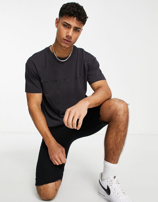 https://images.asos-media.com/products/abercrombie-fitch-cross-chest-logo-relaxed-fit-t-shirt-in-dark-gray/202662386-1-darkgrey?$n_550w$&wid=550&fit=constrain