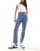 Thumbnail 1 van 5