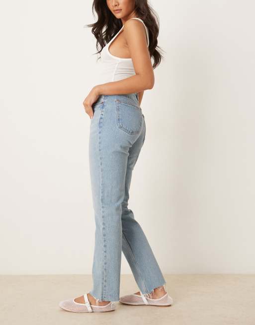 Abercrombie & Fitch – Curve Love – Gerade geschnittene Jeans in heller Waschung im Stil der 90er mit mittelhohem Bund, 3 von 5