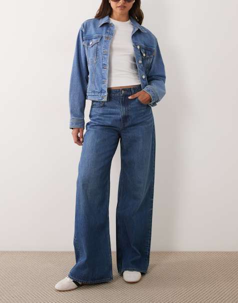Abercrombie & Fitch Curve Love jeans med hög midja och vida ben i mellanblå tvätt - view 1