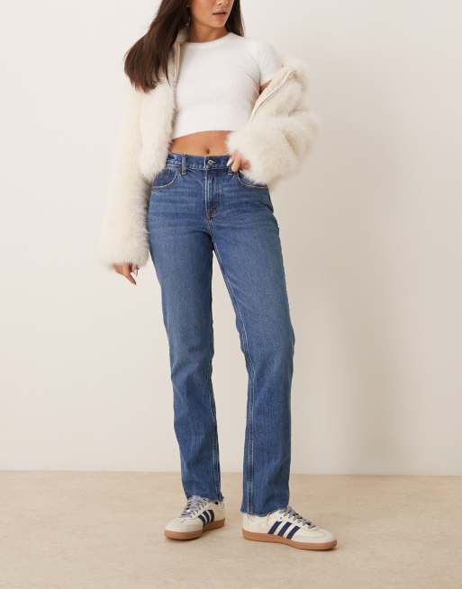 Abercrombie & Fitch - Curve Love - Jeans met rechte pijpen en halfhoge taille in donkerblauw