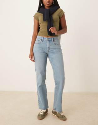 Abercrombie & Fitch - Curve Love - Knöchellange Straight Jeans in dunkler Waschung mit ultrahohem Bund-Blau