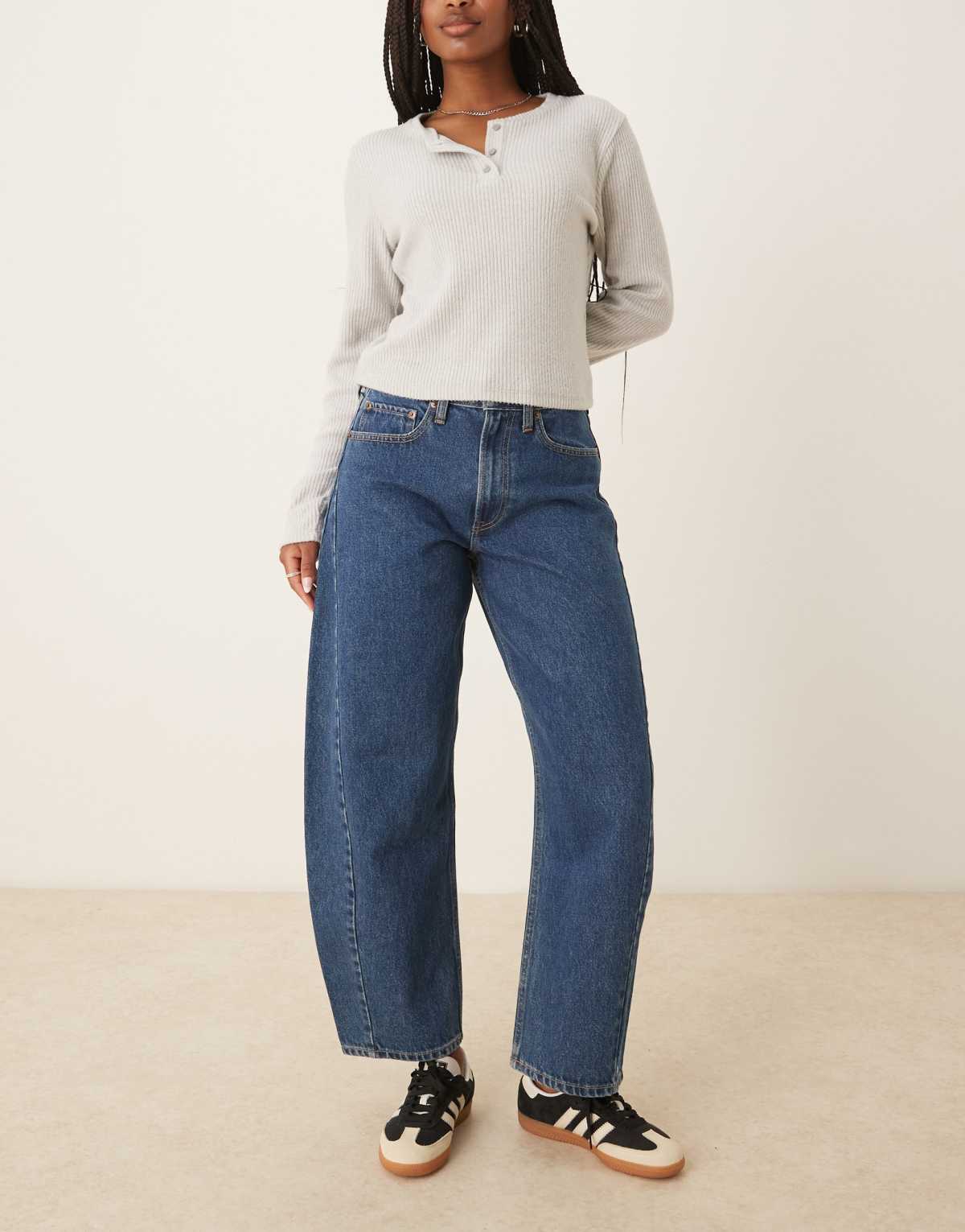 Abercrombie & Fitch curve love mid rise barrel jean in medium wash