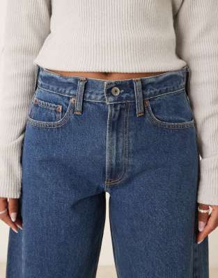 Abercrombie & Fitch Curve Love Mid Rise Barrel Leg Jeans