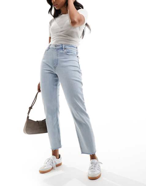 Stradivarius Petite Slim Mom Jeans With Stretch In Light Wash Blue