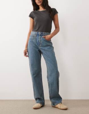 Abercrombie & Fitch - Curve Love - Relaxed Fit-Jeans in mittelblauer Waschung mit hohem Bund im 90er-Stil
