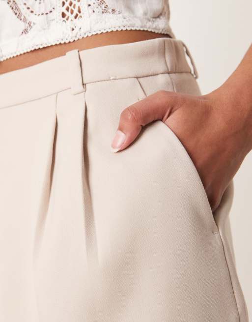 Abercrombie & Fitch Curve - Sloane - Short plissé taille mi-haute - Beige, 5 de 5