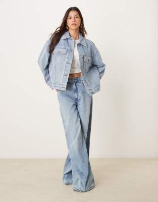 Shop Abercrombie & Fitch distressed denim trucker jacket in light Online – Trendy & Affordable Fashion